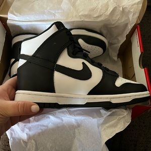 New 100% authentic Nike Dunk high Panda 5.5